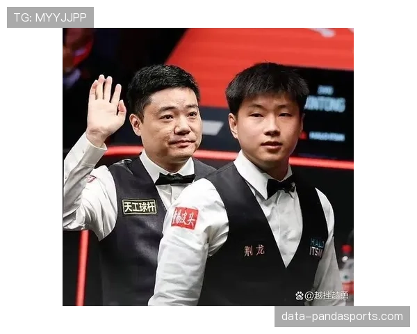 大师赛首日产生两席八强 中国选手表现吸引全球目光 大师赛首日产生两席八强 中国选手表现吸引全球目光