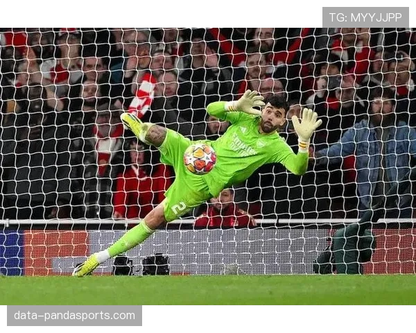 拉亚多次关键扑救力保球门 阿森纳门将德比战表现稳健